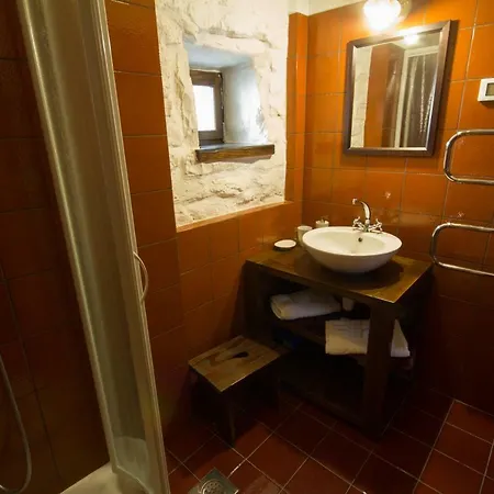 Homes Poli Svetega Antona Tatil Evi *