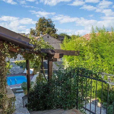 Holiday Homes Poli Svetega Antona